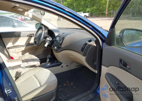 2011 Hyundai Elantra Touring Gls z USA, uszkodzony, nr VIN KMHDB8AE3BU122699